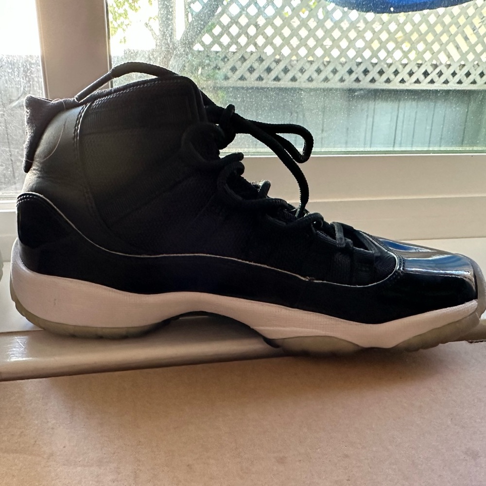 Jordan 11 Retro
Space Jam (2016) (GS)